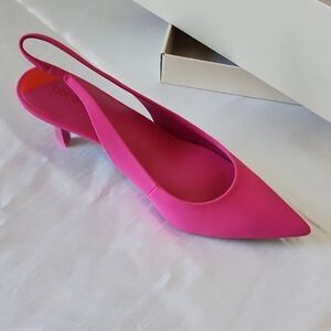 Women's Hot Pink Slingback Pointed-Toe Kitten Heel Pumps